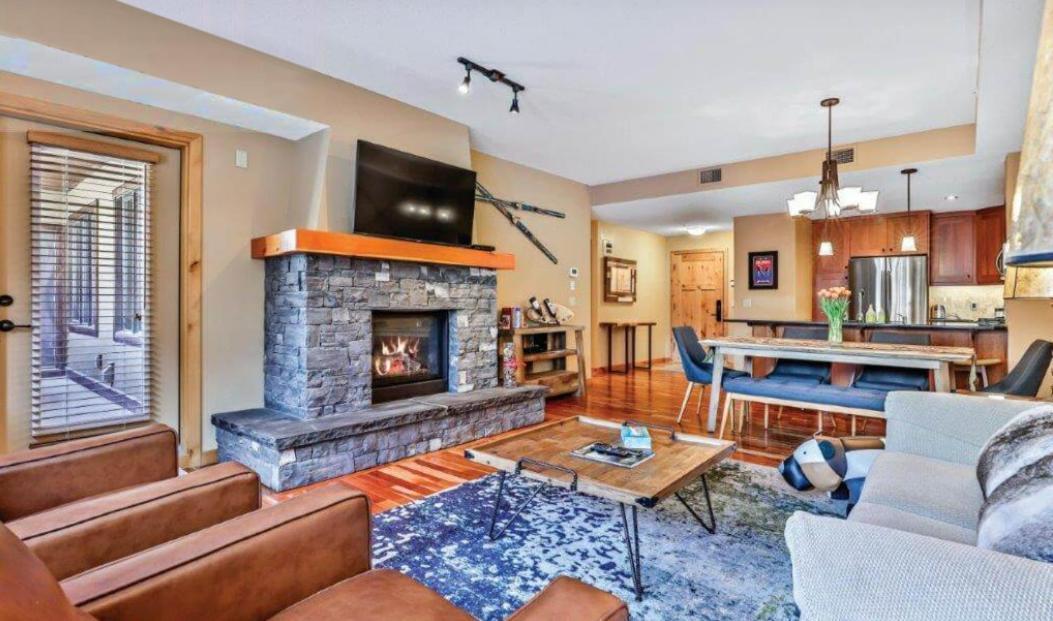 Luxurious Rundle Cliffs Lodge In Spring Creek Канмор Экстерьер фото